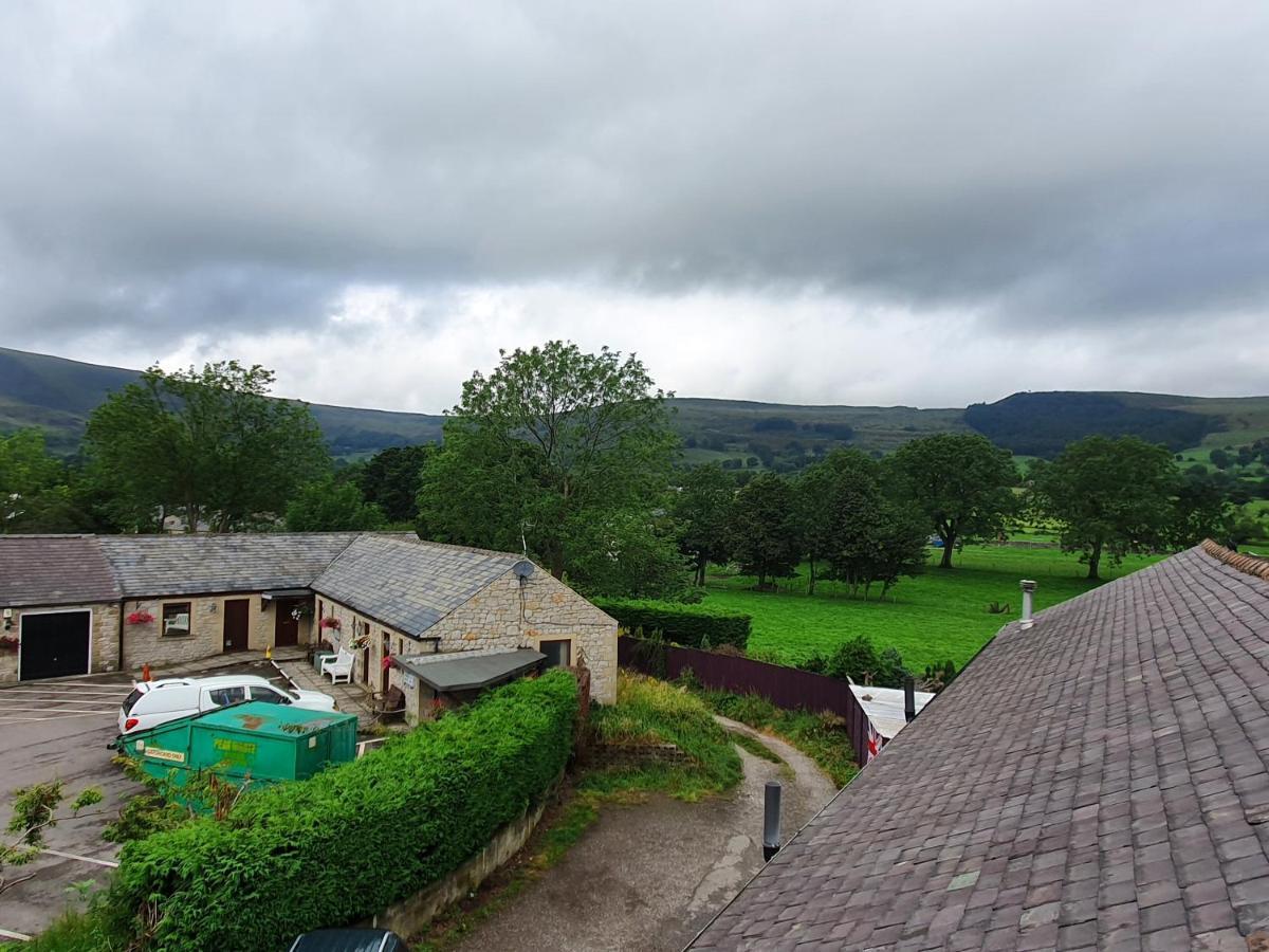 Swiss House B&B Castleton  Exterior photo