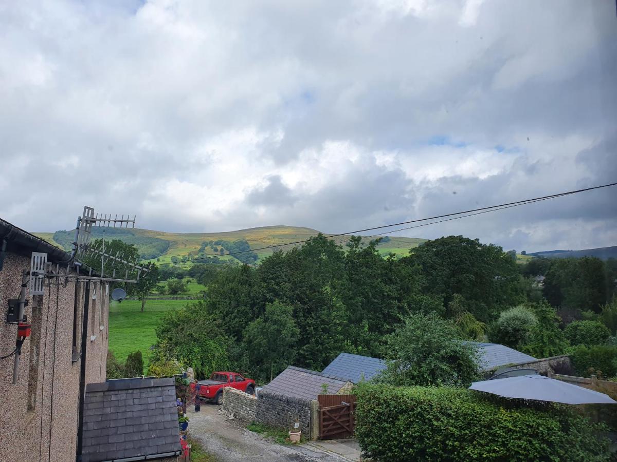 Swiss House B&B Castleton  Exterior photo